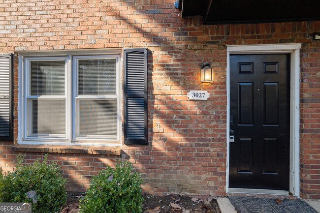 Foto del edificio - 3027 Spruce Cir