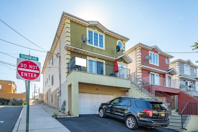 Foto del edificio - 7112 Durham Ave