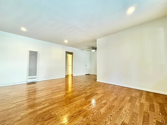 Foto del edificio - 4098 Arch Dr