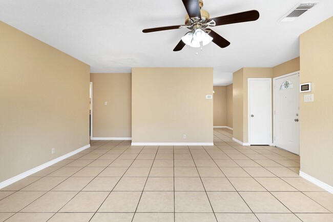 Building Photo - Beautifully Updated Single-Story Home Near...