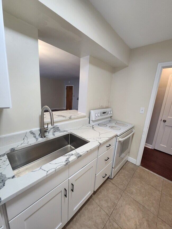 Foto del edificio - 13797 Cedar Rd