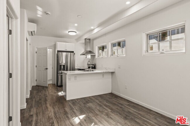 Foto del edificio - 929 W 23rd St