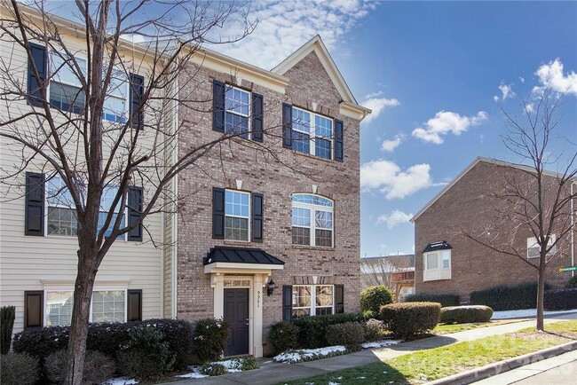 Building Photo - 9921 Kings Parade Blvd