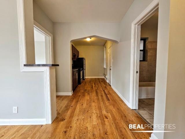 Building Photo - 1 bedroom in CHICAGO IL 60640