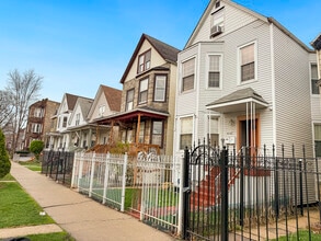 Building Photo - 2340 N Tripp Ave