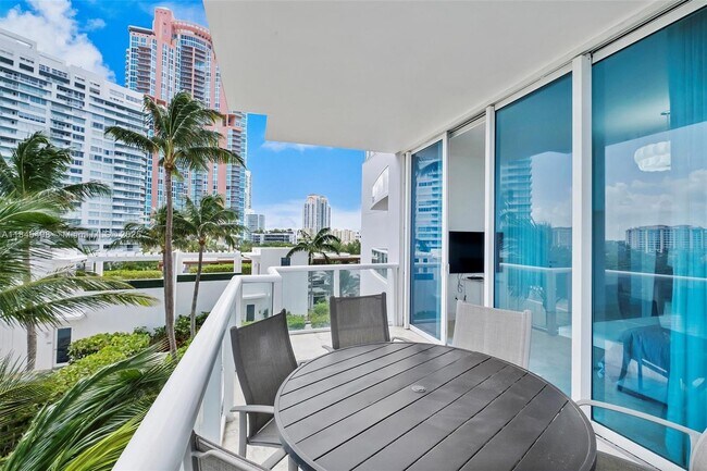 Foto del edificio - 50 South Pointe Dr