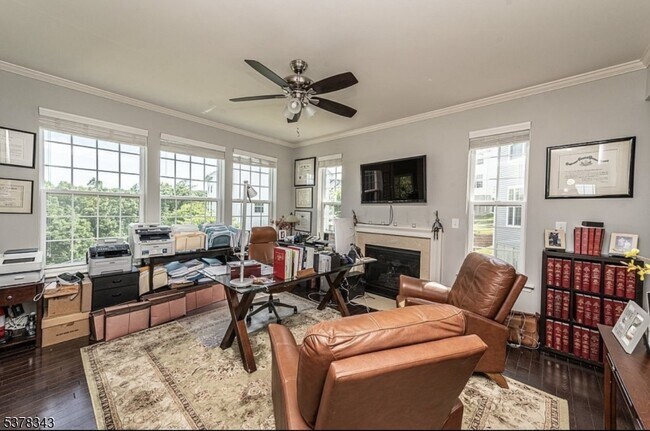 Foto del edificio - 263 Winding Hill Dr