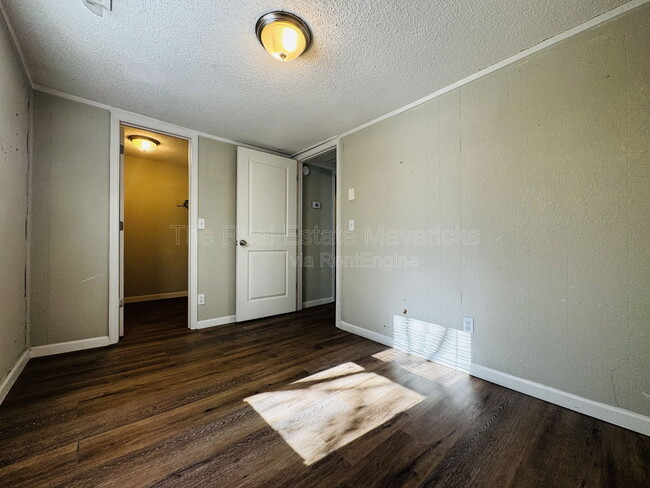 Building Photo - 48 Trinity Rd