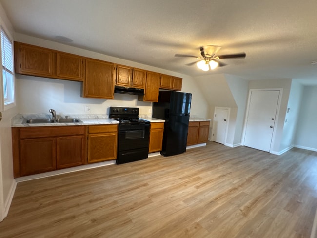 Building Photo - 337 Montcalm St