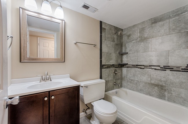 Building Photo - 47 Fordyce Manor