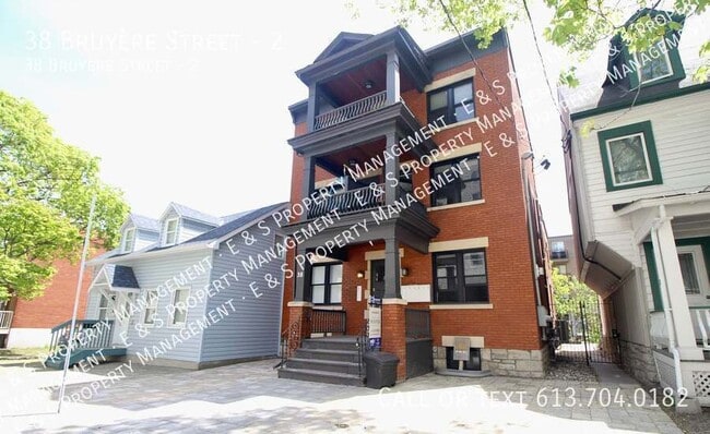 Building Photo - 38 Bruyère St