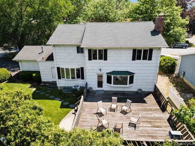 Foto del edificio - 15 Sherwood Ln