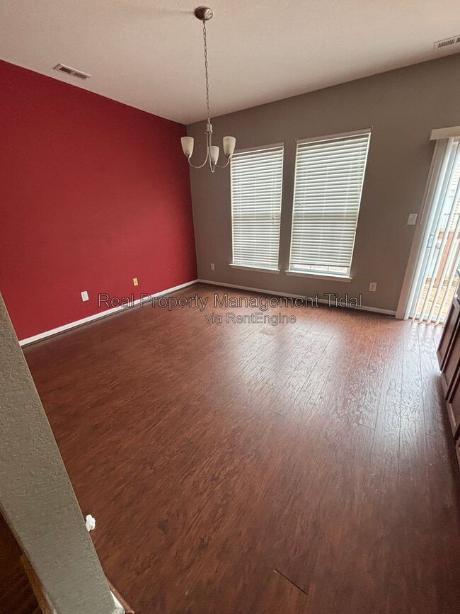 Building Photo - 257 Carnelian St