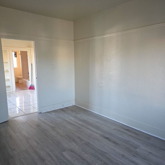 Photo - Bancroft Avenue Apartment