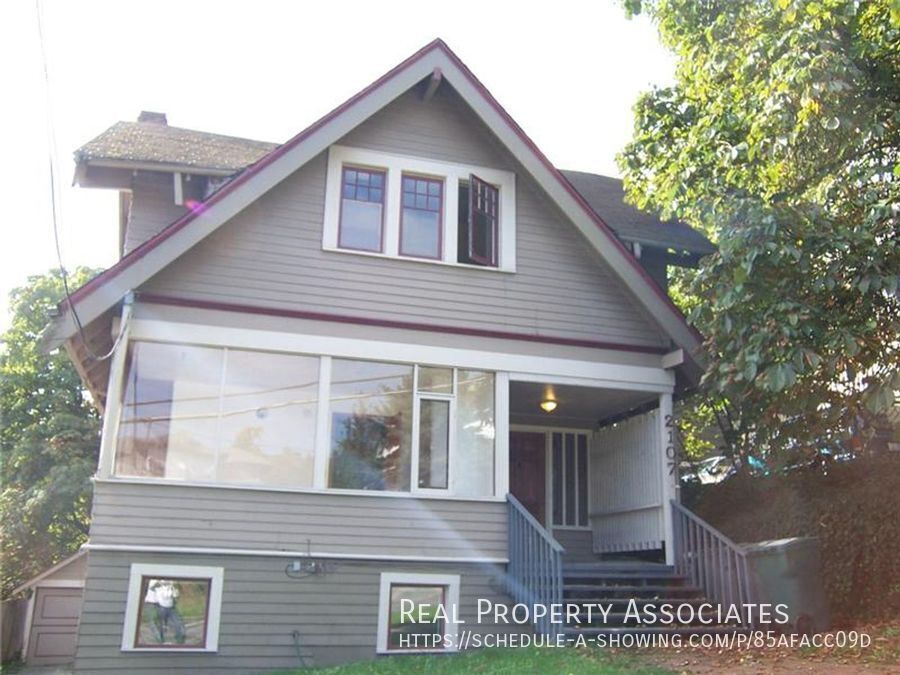 Primary Photo - 2107 NE 54th St