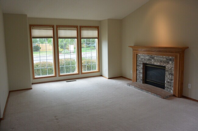 Building Photo - 12515 NE 45th Ave
