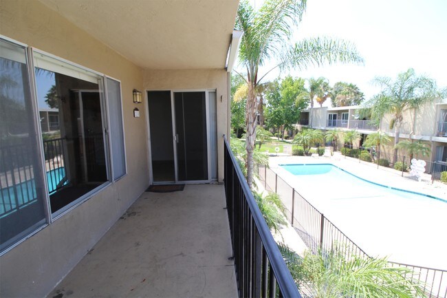 Building Photo - 1420 Hilltop Dr