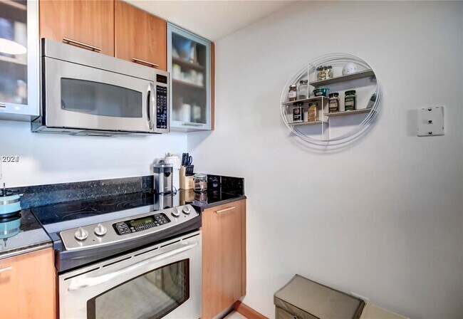 Foto del edificio - 1800 N Bayshore Dr