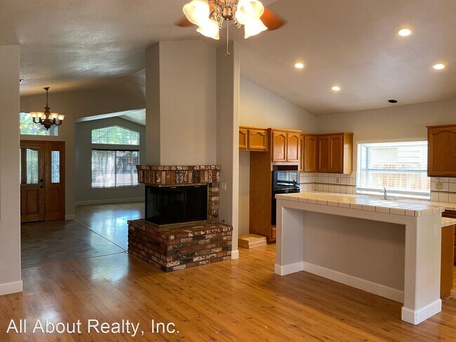 Foto del edificio - 3 br, 2 bath House - 5806 BALFOR ROAD