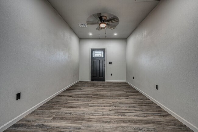 Building Photo - 731/735 8th Yellow Duplex