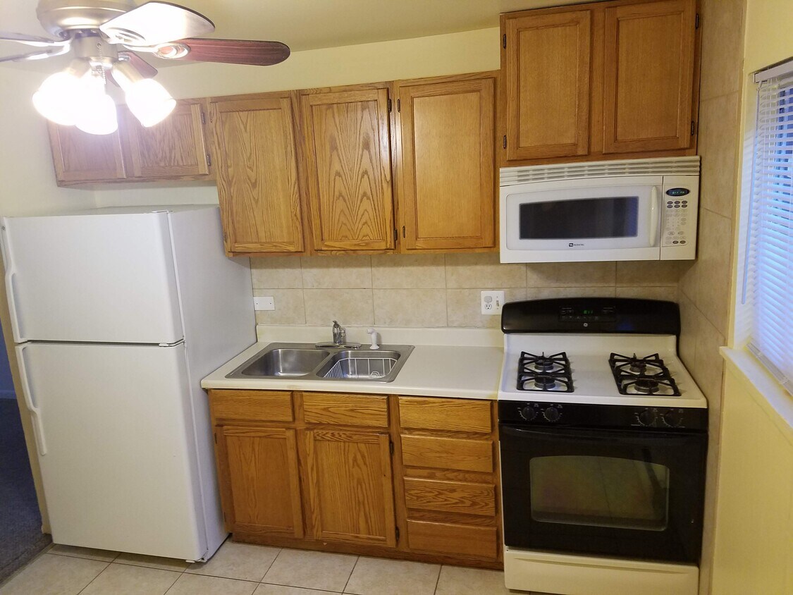 7210 Park Ave Unit 4, Summit, IL 60501 Apartments in Summit, IL