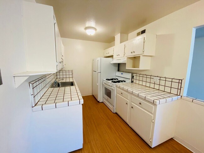 Foto del edificio - 4561 Ashcroft Ave