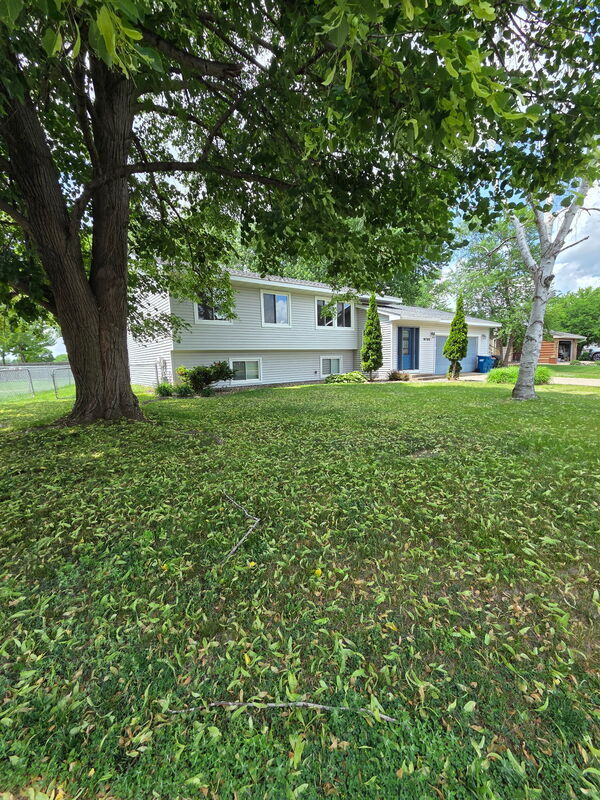 Foto del edificio - 9755 Nathan Ln N