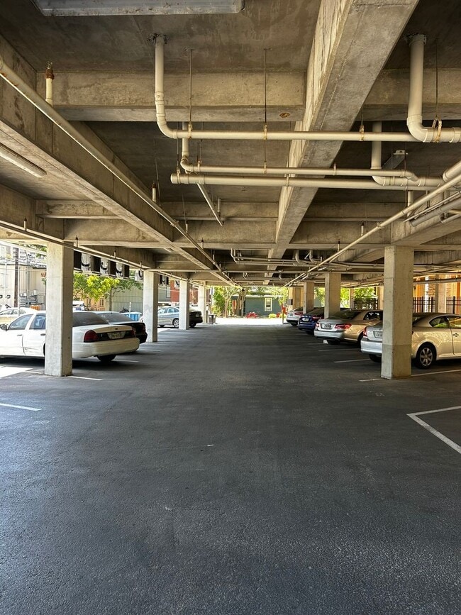 Building Photo - 305 East 31