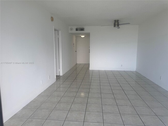 Building Photo - 2450 NE 135th St