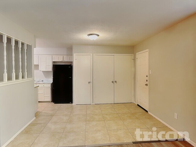 Foto del edificio - 1555 Willowbrook St