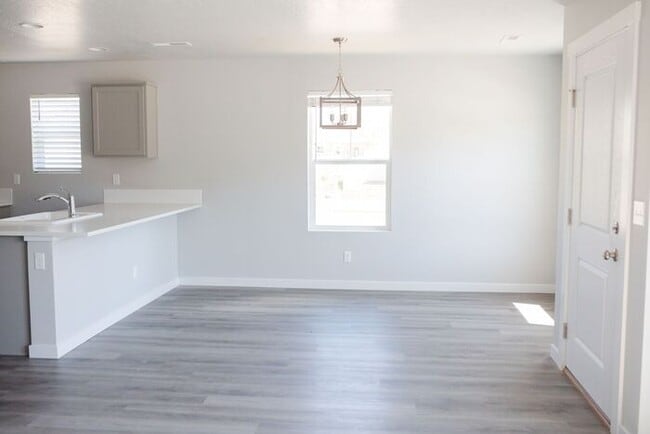 Building Photo - Townhomes at Jericho