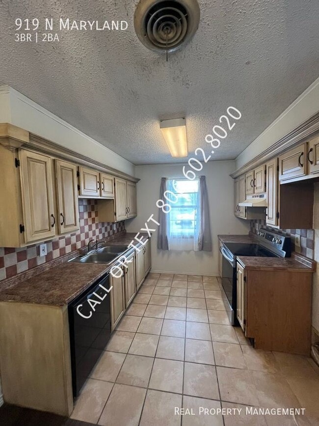 Building Photo - 919 N Maryland-