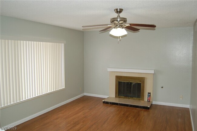 Foto del edificio - 7185 Acorn Ct