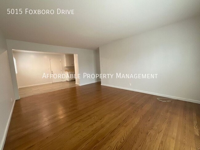 Foto del edificio - 5015 Foxboro Dr