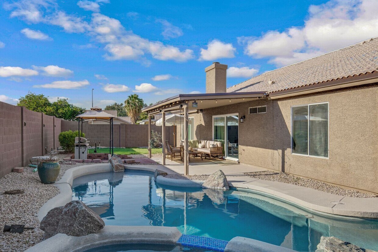 Enjoy this Stunning Chandler Home! Free r... - Enjoy this Stunning Chandler Home!  Free r...