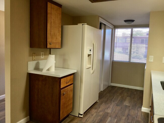 Kitchen - 130 Castle Rock Rd
