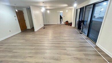 Building Photo - 295 W Wyoming Ave