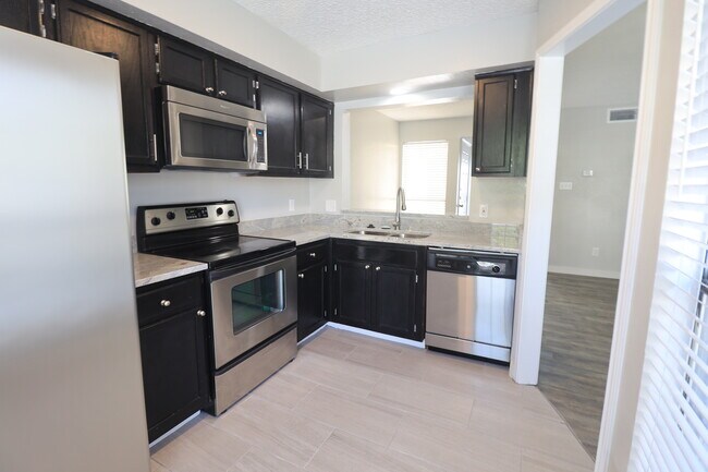 Building Photo - 9601 Forest Ln