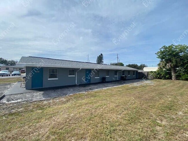 Building Photo - 5515 Cheyenne Dr