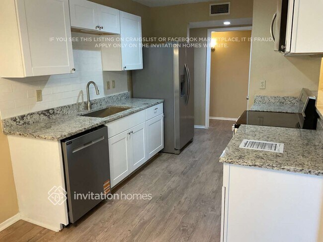 Foto del edificio - 3809 Wooddale Ct
