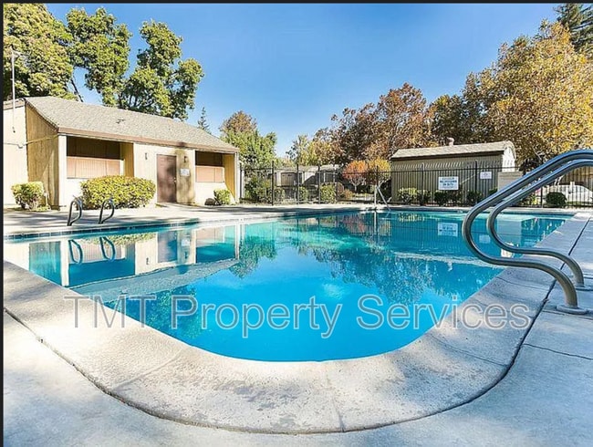 Building Photo - 3591 Quail Lakes Dr