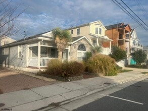 Building Photo - 111 N Monroe Ave