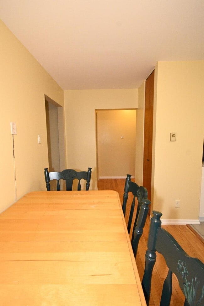 Building Photo - 2 bedroom in Kitimat BC V8C 1G8