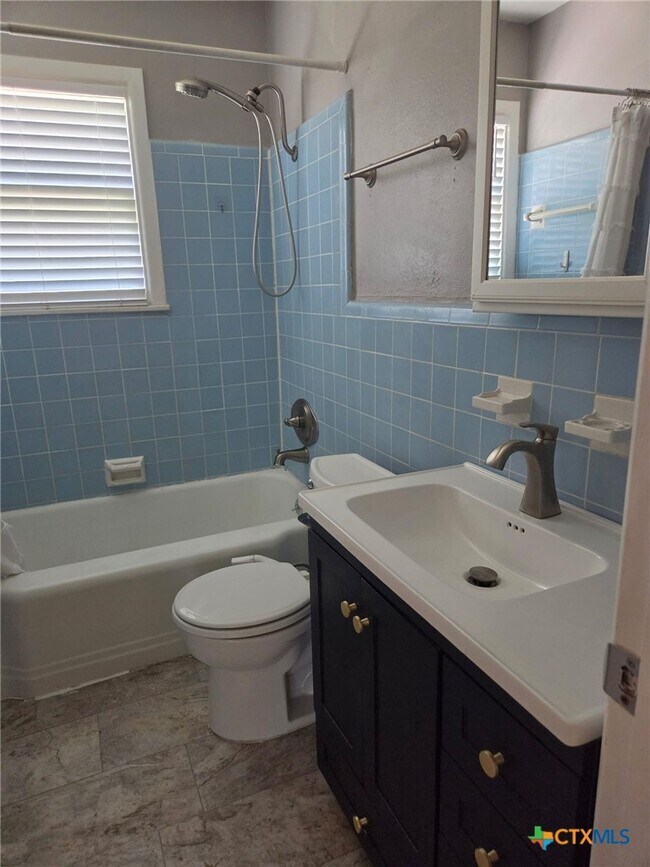 Foto del edificio - 1818 S 39th St
