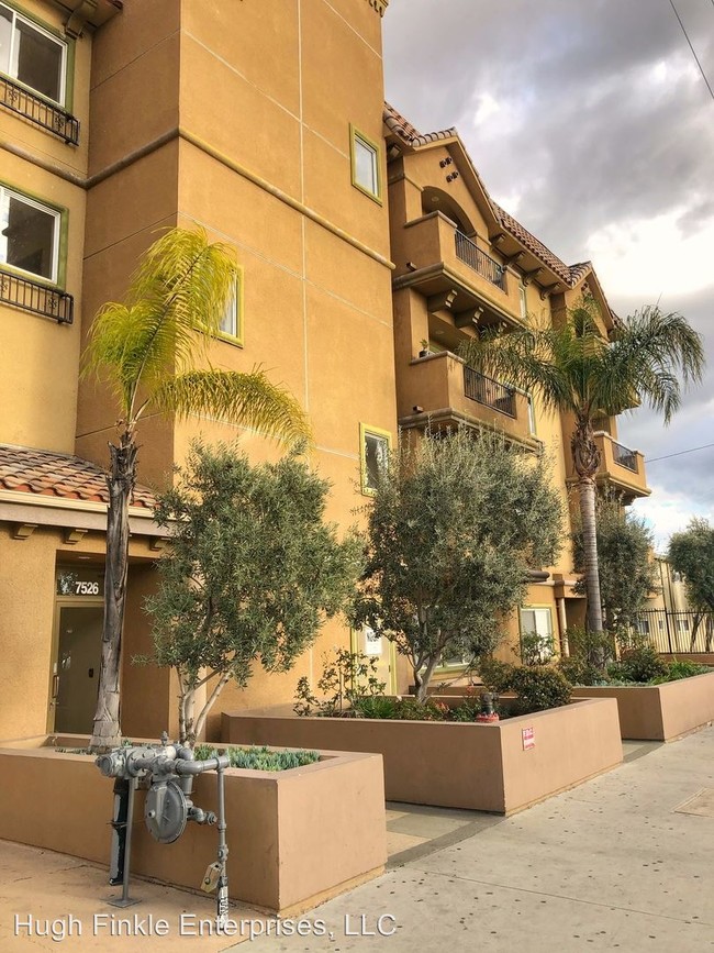Foto del edificio - 7526 Laurel Canyon Blvd