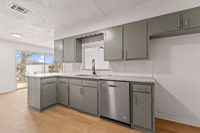 Foto del edificio - 1301 Harrison Ave