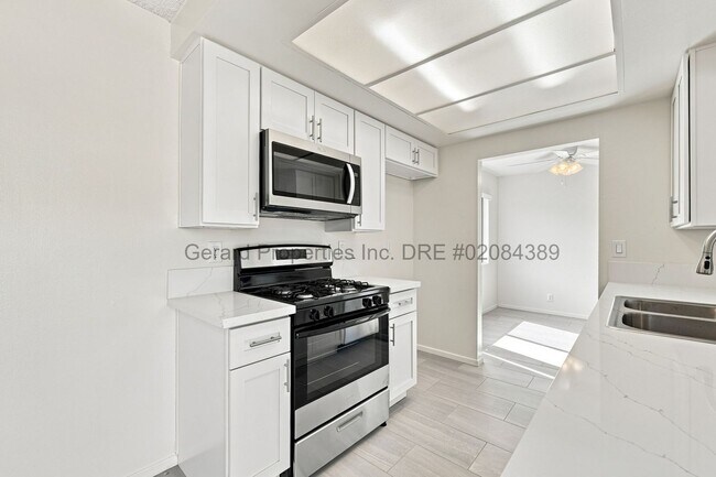 Foto del edificio - 16762 Viewpoint Ln