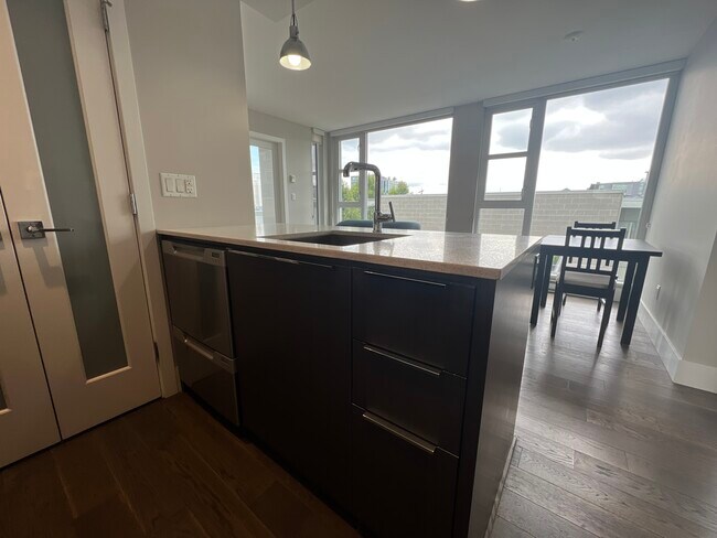 Photo du bâtiment - 538 7th Av W
