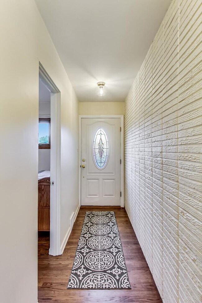 Building Photo - 525 63rd St