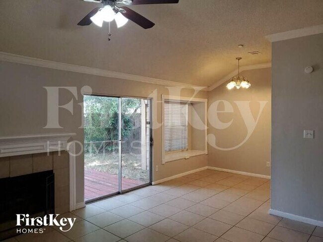 Foto del edificio - 8518 Pearl Lake Dr